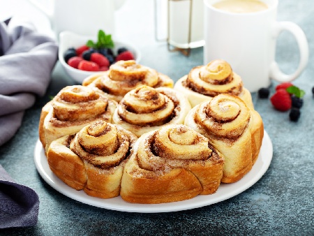        (glazed Christmas cinnamon rolls)  -   